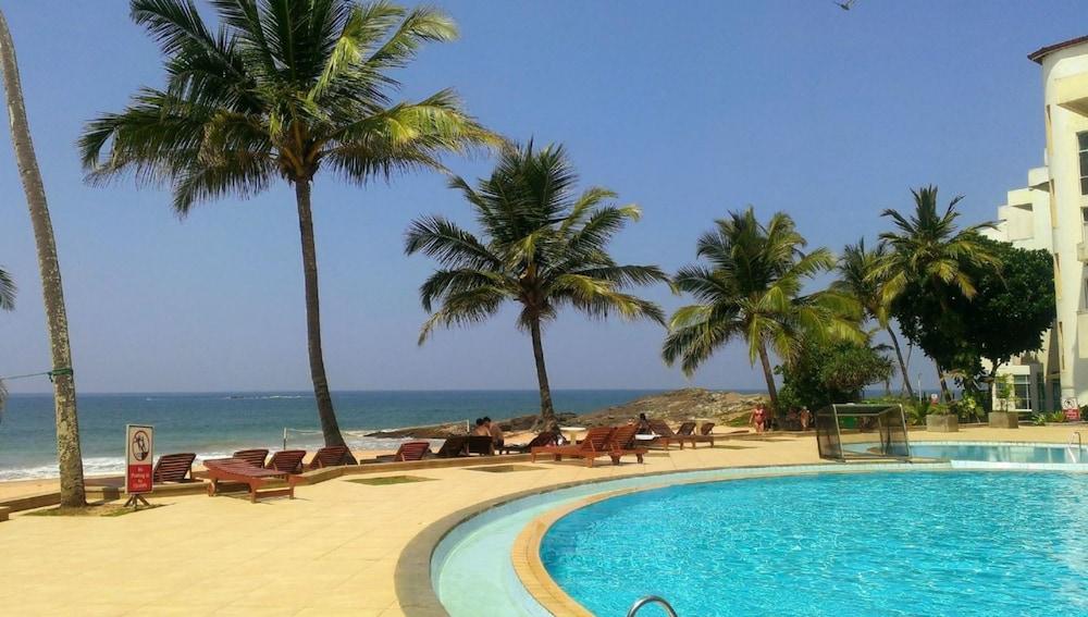 Induruwa Beach Resort Exterior photo