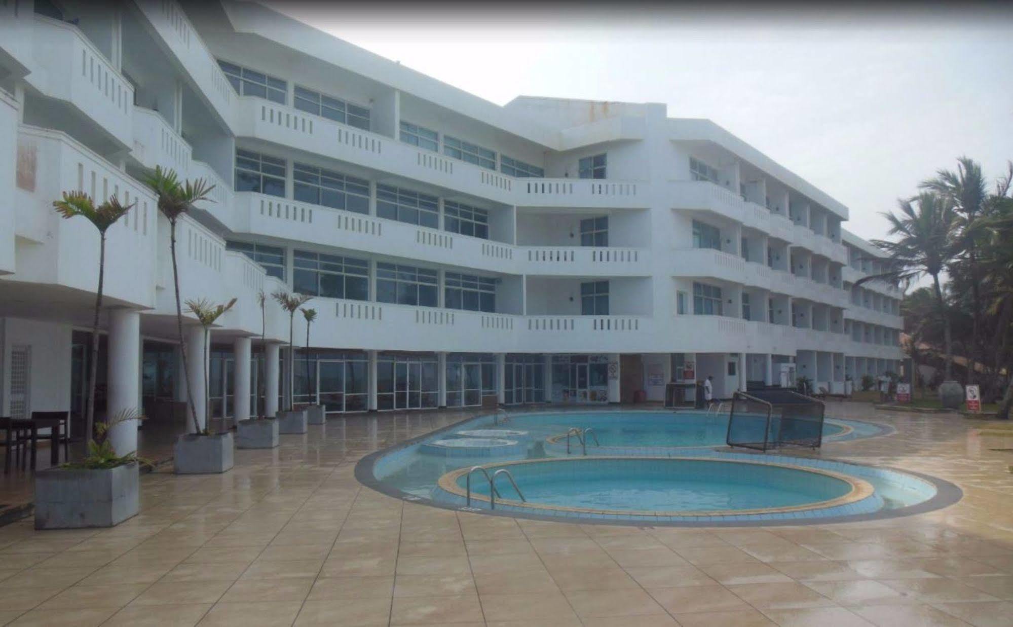 Induruwa Beach Resort Exterior photo
